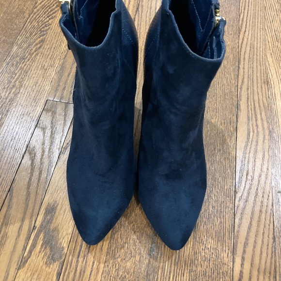 Alexis Hudson l Blue suede Booties l Size 5 - Picture 3 of 11